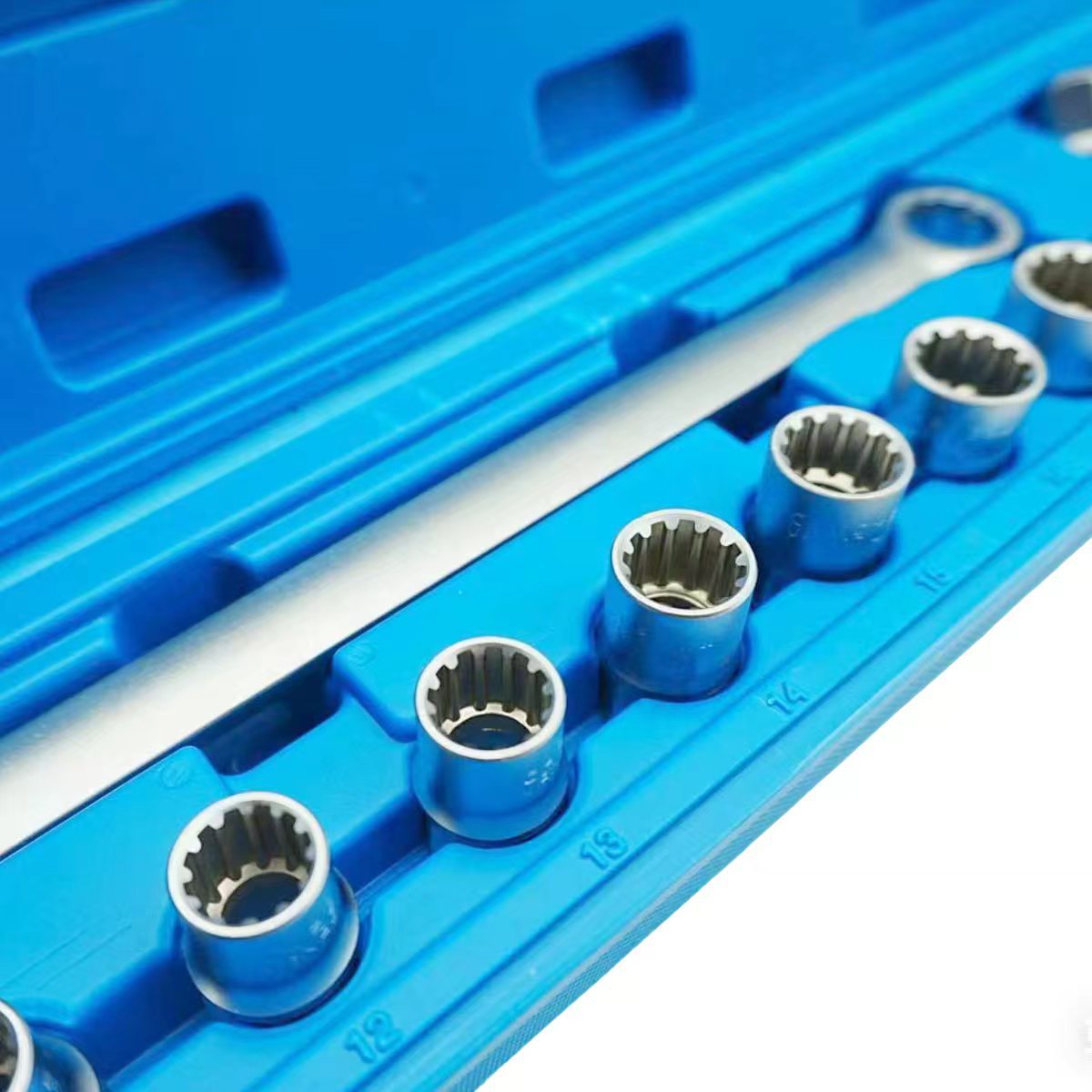 Extra-Long Flex-Head Ratchet Socket Wrench Set — 12-Point Spline Sockets, Cr-V, Satin Chrome