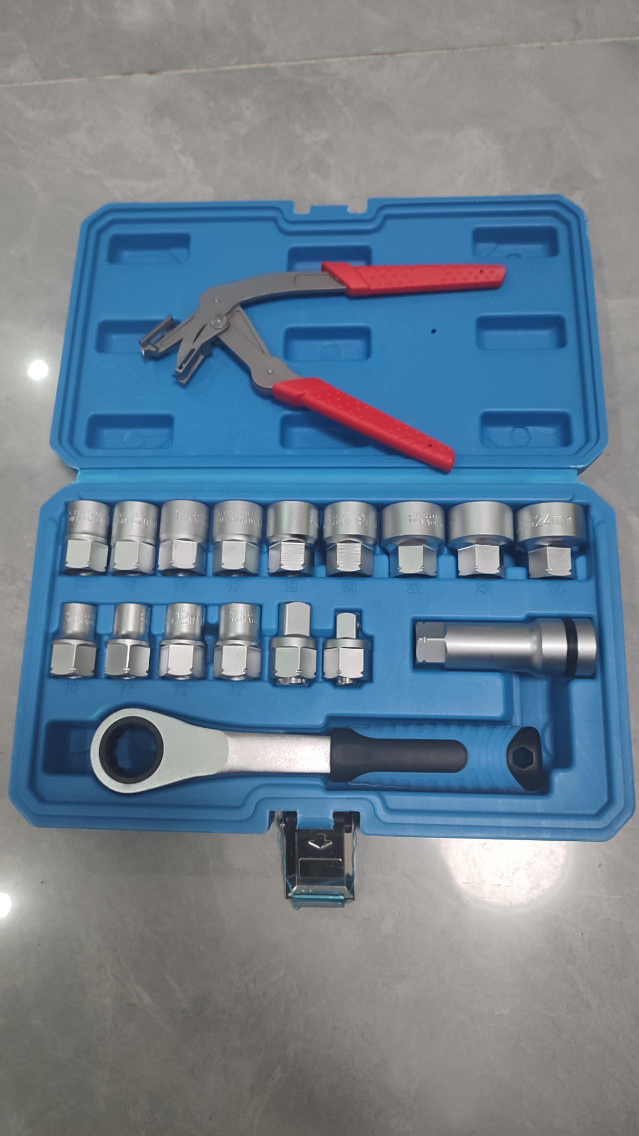 Hot Set - Socket Wrench & Trim Clip Pliers Bundle